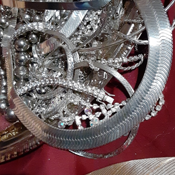 Gifts with Purchase - Picture 3 of 4